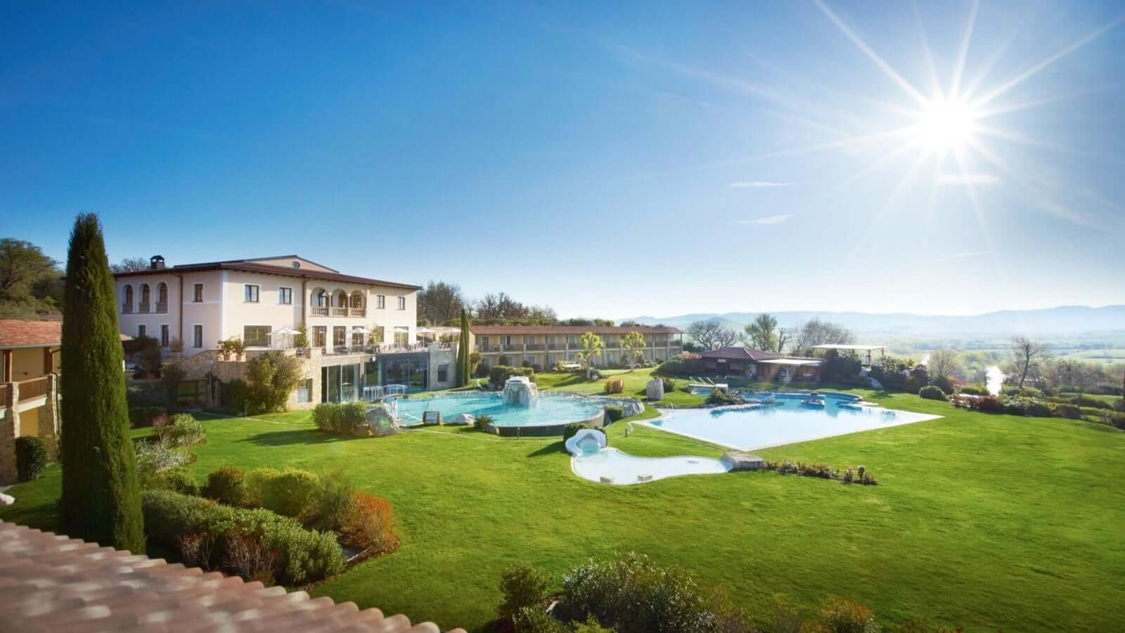義大利 托斯卡尼 五星級 山景溫泉飯店 Adler Spa Resort Thermae（阿德勒溫泉度假酒店）使用 FALOMO 床墊