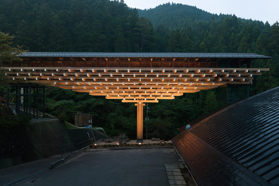 Kengo Kuma_Yusuhara Wooden Bridge Museum