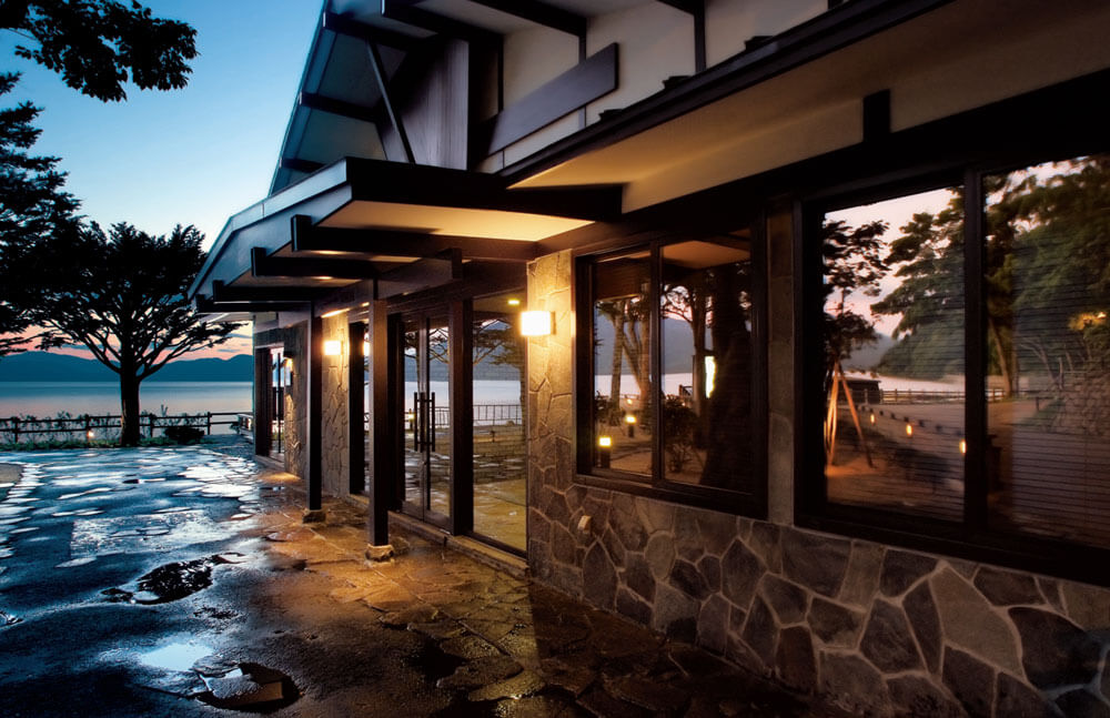 Lakeside Villa Suimeikaku onsen 日式飯店景觀
