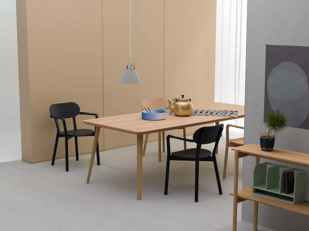 Karimoku New Standard 實木餐桌餐椅